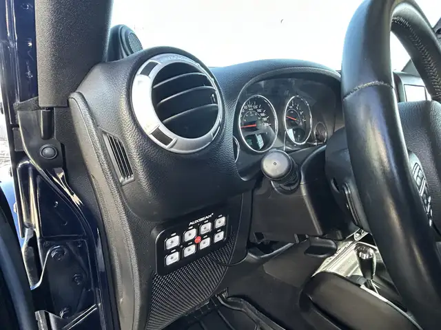 2013 Jeep Wrangler UNLIMITED SAHARA 4X4/NAVIGATION /BACK UP CAME - Photo 37