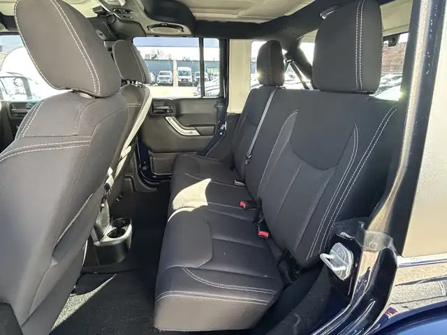 2013 Jeep Wrangler UNLIMITED SAHARA 4X4/NAVIGATION /BACK UP CAME - Photo 41