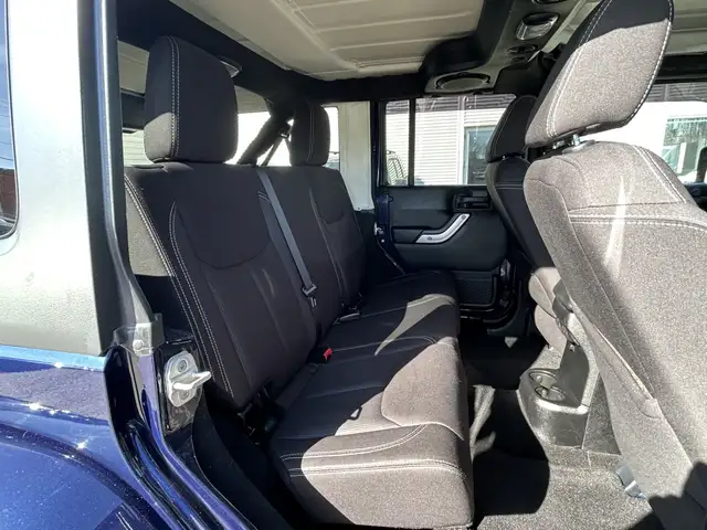 2013 Jeep Wrangler UNLIMITED SAHARA 4X4/NAVIGATION /BACK UP CAME - Photo 43