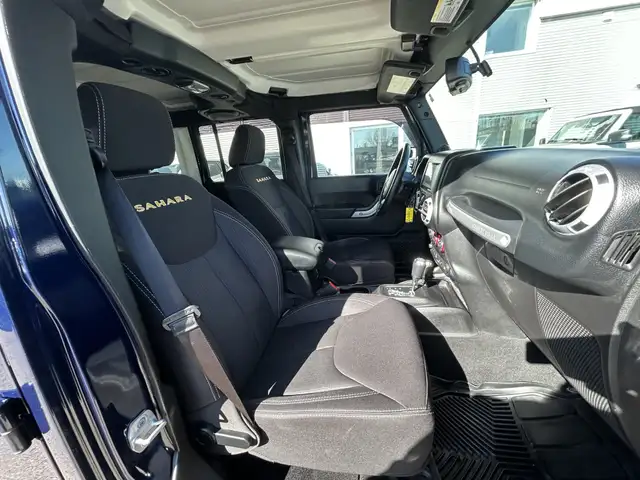 2013 Jeep Wrangler UNLIMITED SAHARA 4X4/NAVIGATION /BACK UP CAME - Photo 44
