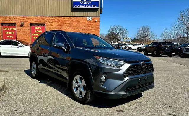 2021 Toyota RAV4 : XLE AWD | NO ACIDENTS | HEATED STEERING WHEEL - Photo 3