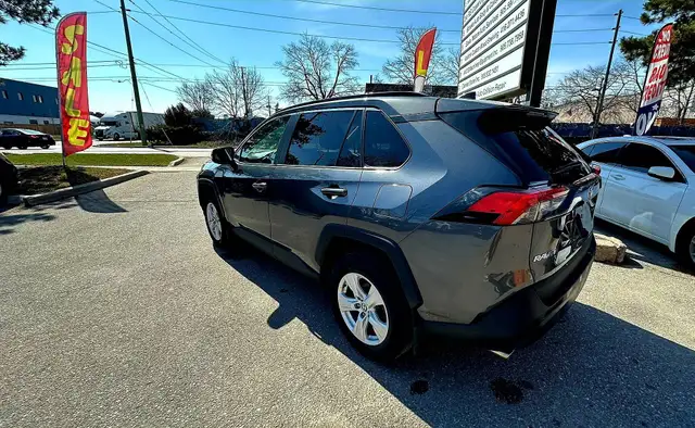 2021 Toyota RAV4 : XLE AWD | NO ACIDENTS | HEATED STEERING WHEEL - Photo 5