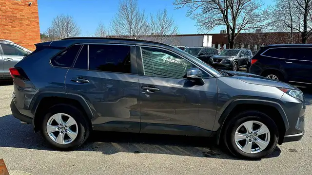 2021 Toyota RAV4 : XLE AWD | NO ACIDENTS | HEATED STEERING WHEEL - Photo 7