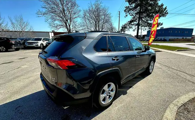 2021 Toyota RAV4 : XLE AWD | NO ACIDENTS | HEATED STEERING WHEEL - Photo 8