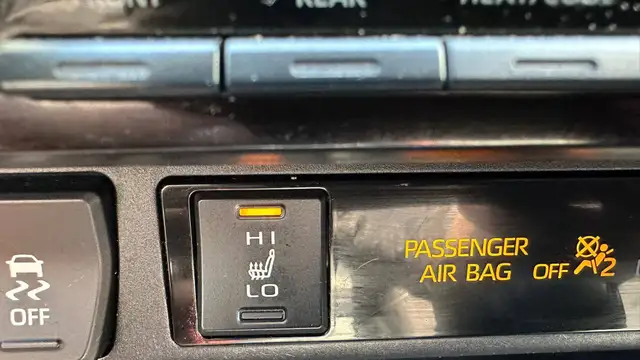 2021 Toyota RAV4 : XLE AWD | NO ACIDENTS | HEATED STEERING WHEEL - Photo 13