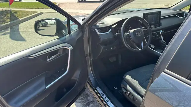 2021 Toyota RAV4 : XLE AWD | NO ACIDENTS | HEATED STEERING WHEEL - Photo 15