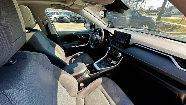 2021 Toyota RAV4 : XLE AWD | NO ACIDENTS | HEATED STEERING WHEEL - Photo 19