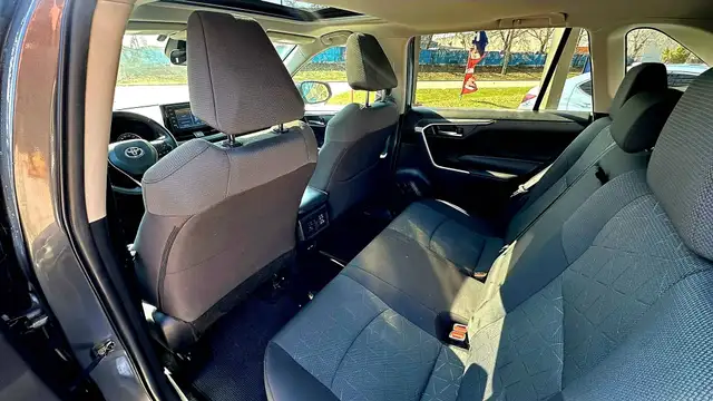 2021 Toyota RAV4 : XLE AWD | NO ACIDENTS | HEATED STEERING WHEEL - Photo 23