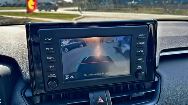 2021 Toyota RAV4 : XLE AWD | NO ACIDENTS | HEATED STEERING WHEEL - Photo 29