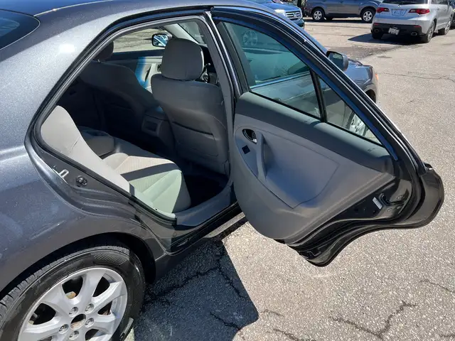 2007 Toyota Camry LE V6 - Photo 25