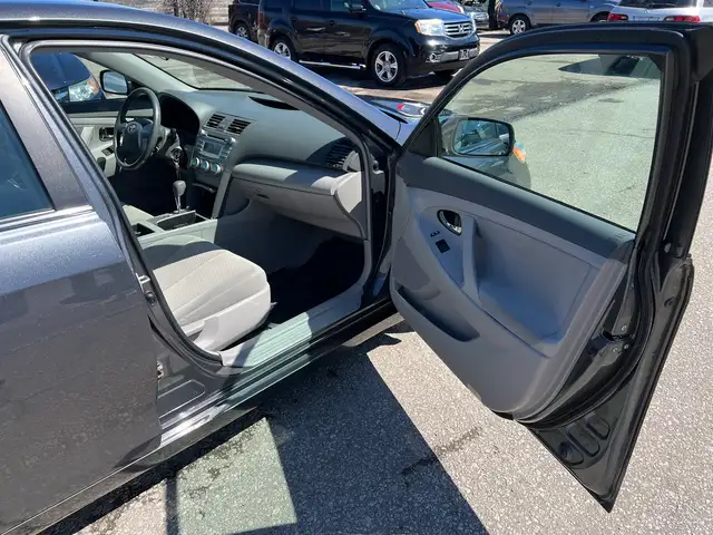 2007 Toyota Camry LE V6 - Photo 28