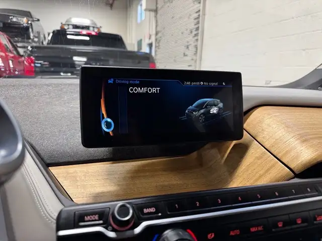 2015 BMW i3 w/Range Extender|NAVIGATION - REAR CAMERA - PARKING - Photo 19