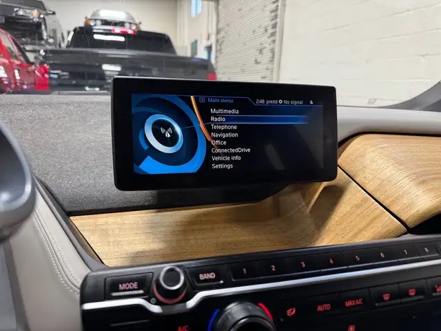 2015 BMW i3 w/Range Extender|NAVIGATION - REAR CAMERA - PARKING - Photo 23