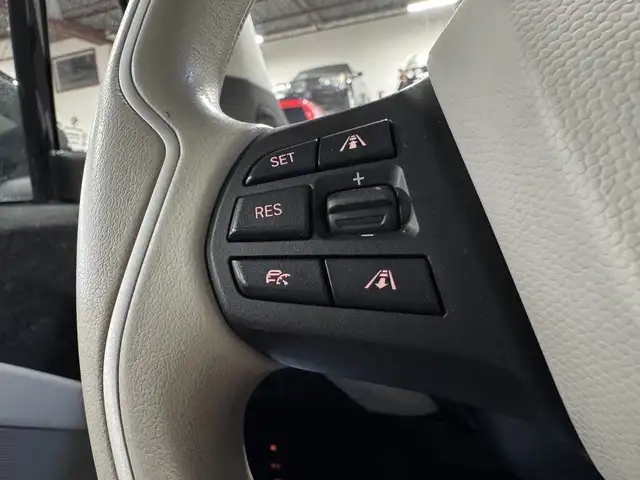 2015 BMW i3 w/Range Extender|NAVIGATION - REAR CAMERA - PARKING - Photo 25