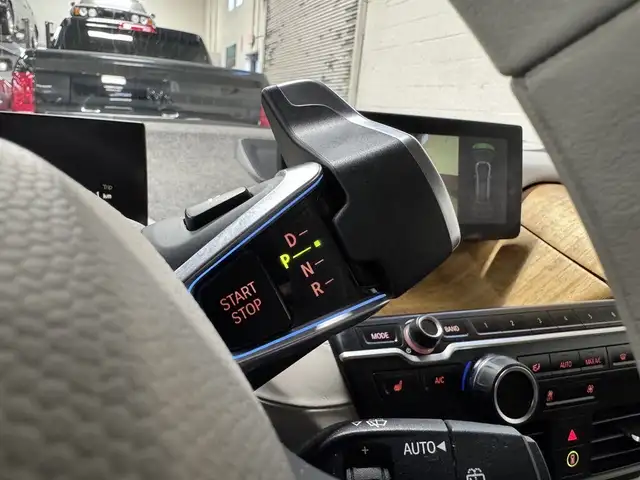 2015 BMW i3 w/Range Extender|NAVIGATION - REAR CAMERA - PARKING - Photo 27
