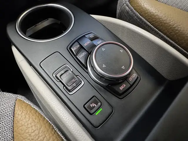 2015 BMW i3 w/Range Extender|NAVIGATION - REAR CAMERA - PARKING - Photo 29