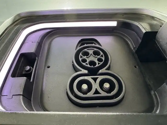 2015 BMW i3 w/Range Extender|NAVIGATION - REAR CAMERA - PARKING - Photo 30