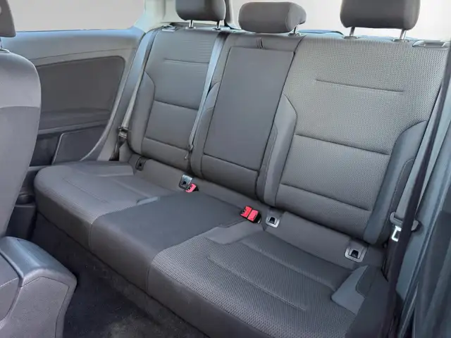 2018 Volkswagen Golf TRENDLINE | MANUAL | CLEAN CARFAX | CAR-PLA - Photo 11