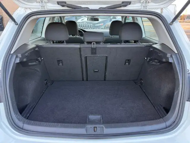 2018 Volkswagen Golf TRENDLINE | MANUAL | CLEAN CARFAX | CAR-PLA - Photo 12
