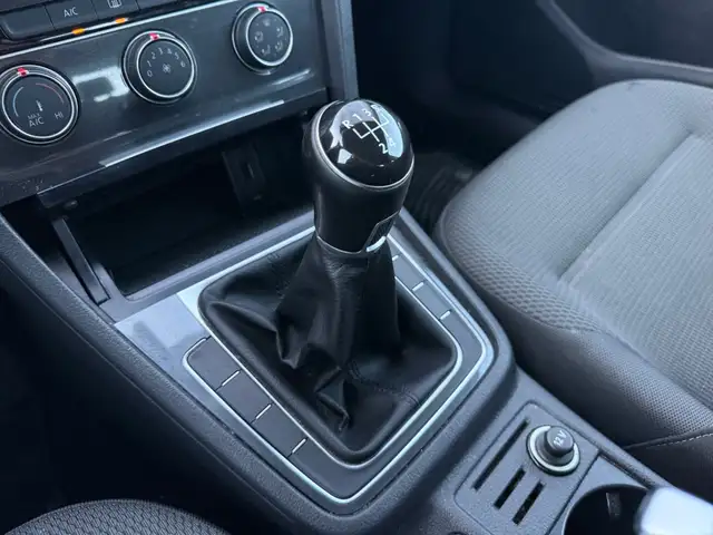 2018 Volkswagen Golf TRENDLINE | MANUAL | CLEAN CARFAX | CAR-PLA - Photo 21