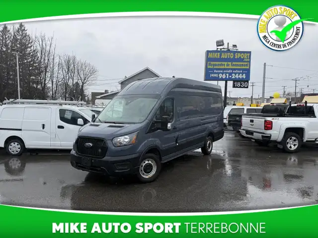 Ford Transit Van T-250 EL PA toit surélevé 148 po PNBV de 9 070