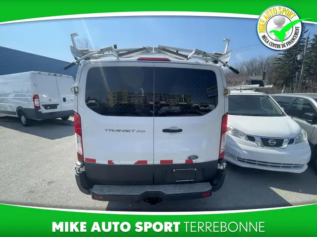 Ford Transit Cargo Van T-350 toit moyen 148 po PNBV de 9 500 lb - Photo 3