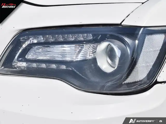 2018 Chrysler 300 300S RWD | SUNROOF | LEATHER | CERTIFIED - Photo 9