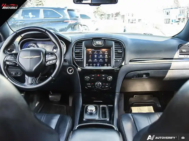 2018 Chrysler 300 300S RWD | SUNROOF | LEATHER | CERTIFIED - Photo 24