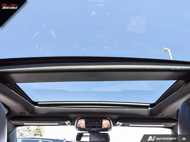 2018 Chrysler 300 300S RWD | SUNROOF | LEATHER | CERTIFIED - Photo 25