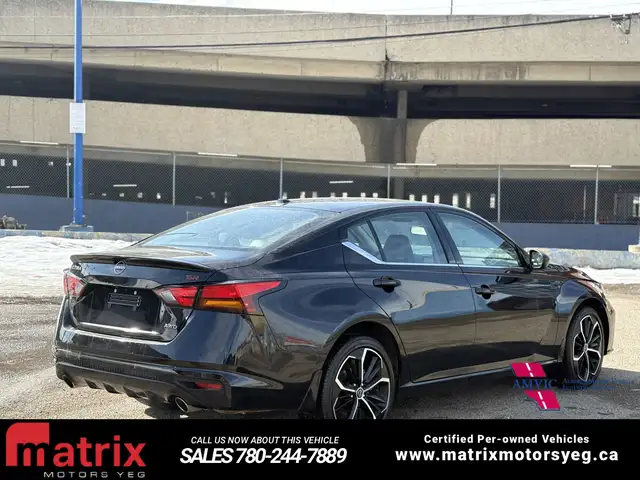 2025 Nissan Altima SR - Photo 11