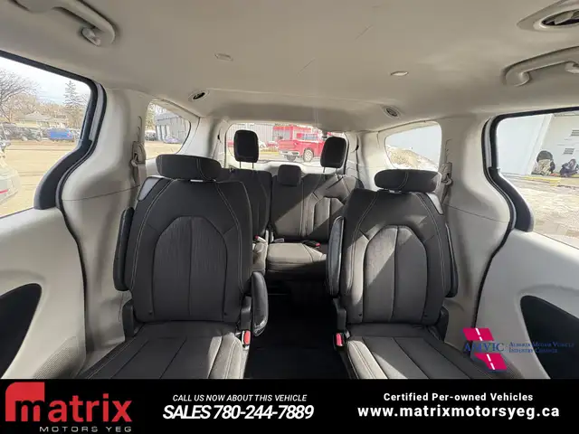2024 Chrysler Grand Caravan SXT - Photo 5