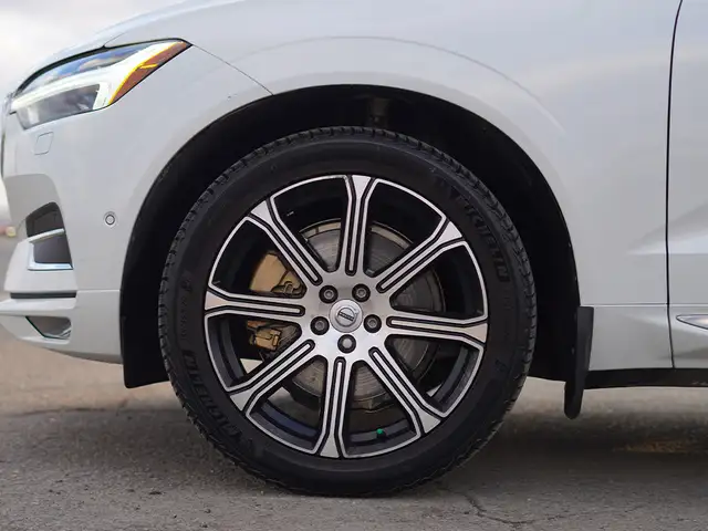 2019 Volvo XC60 T6 Inscription AWD, Sunroof, Alloy Wheels. - Photo 8