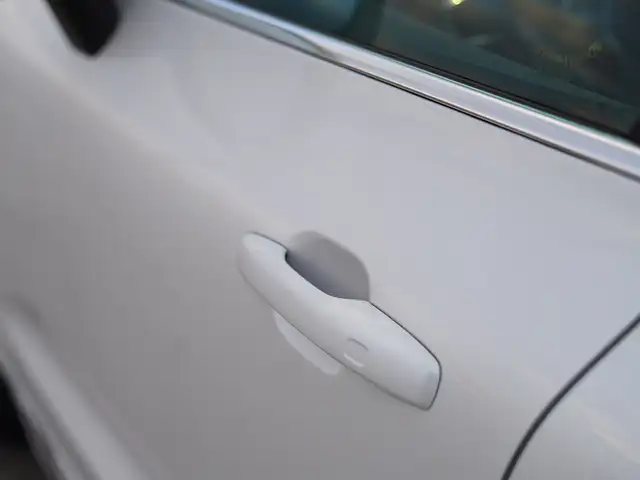 2019 Volvo XC60 T6 Inscription AWD, Sunroof, Alloy Wheels. - Photo 10