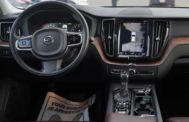 2019 Volvo XC60 T6 Inscription AWD, Sunroof, Alloy Wheels. - Photo 15