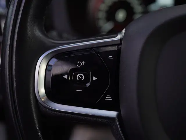 2019 Volvo XC60 T6 Inscription AWD, Sunroof, Alloy Wheels. - Photo 18