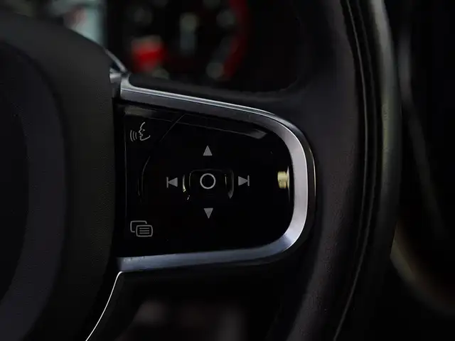 2019 Volvo XC60 T6 Inscription AWD, Sunroof, Alloy Wheels. - Photo 19