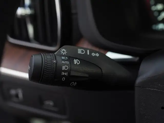 2019 Volvo XC60 T6 Inscription AWD, Sunroof, Alloy Wheels. - Photo 20