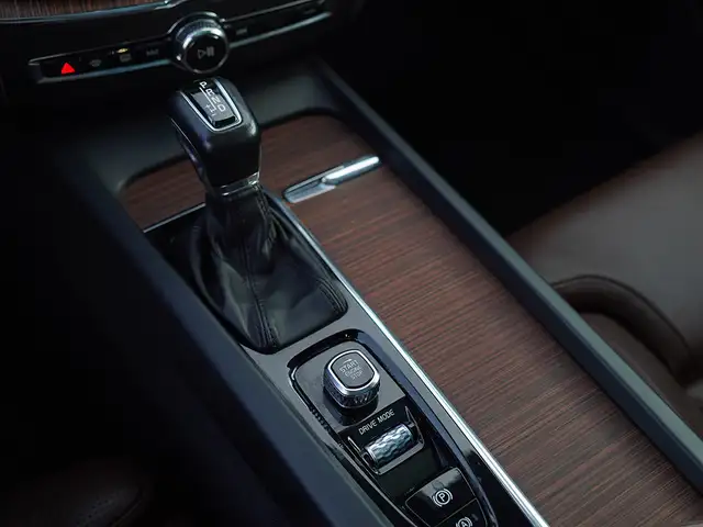 2019 Volvo XC60 T6 Inscription AWD, Sunroof, Alloy Wheels. - Photo 27