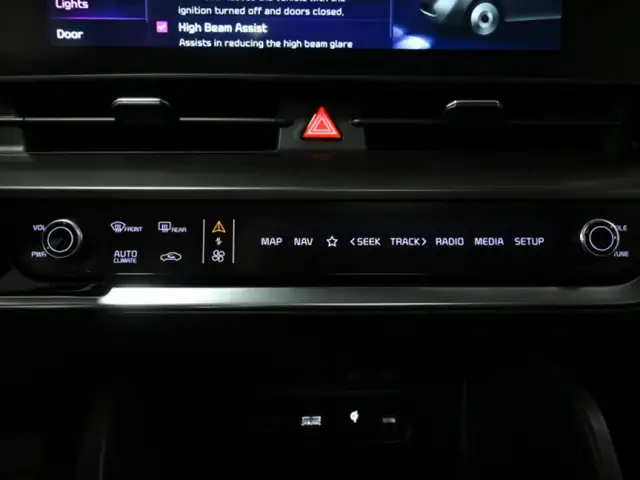 2023 Kia Sportage EX Panoramic Roof Leather Navigation Digital D - Photo 22