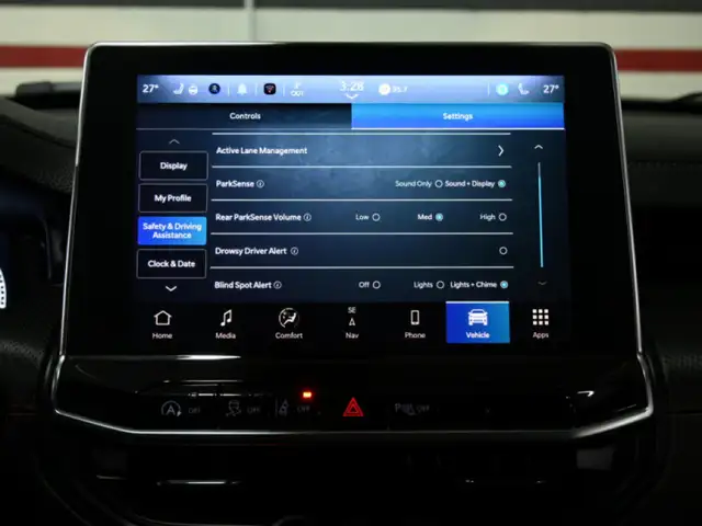 2024 Jeep Compass Trailhawk No Accident Leather Alpine Panoramic - Photo 19