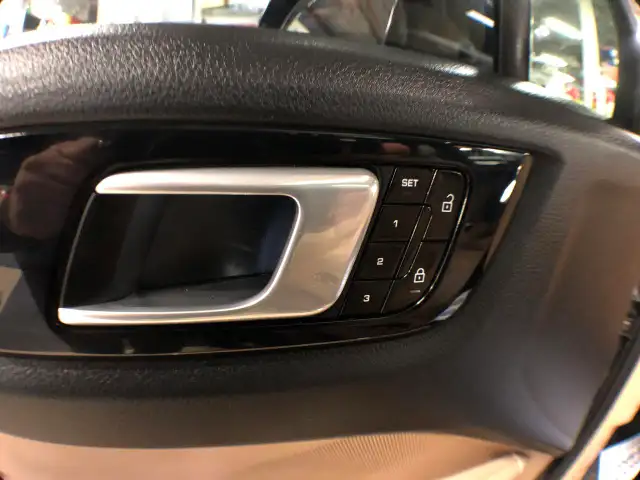 2019 Porsche Cayenne AWD LEATHER PAN/ROOF NAVI B/SPOT L/ASSIST C - Photo 14