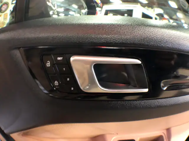 2019 Porsche Cayenne AWD LEATHER PAN/ROOF NAVI B/SPOT L/ASSIST C - Photo 32