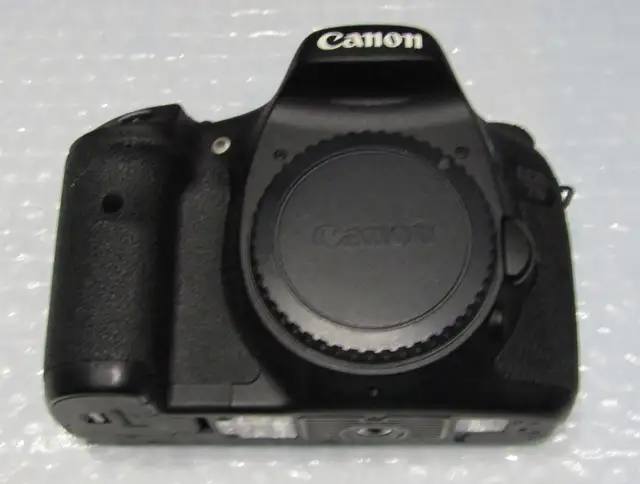 CANON EOS 7D with CANON LENS - Photo 2