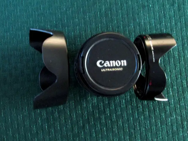 CANON EOS 7D with CANON LENS - Photo 4