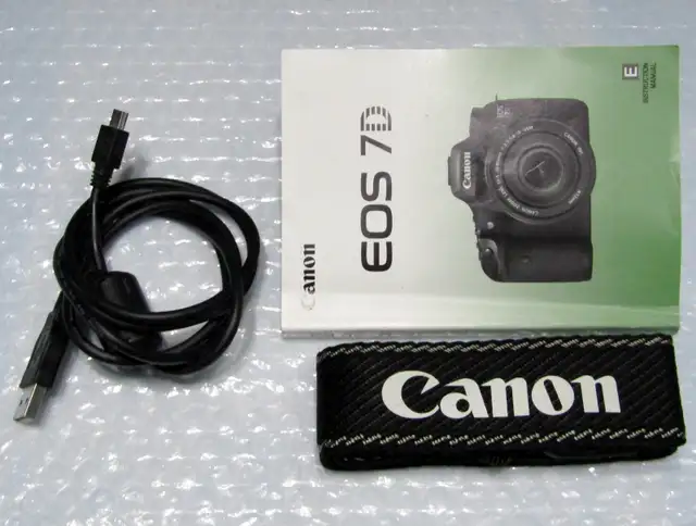 CANON EOS 7D with CANON LENS - Photo 10