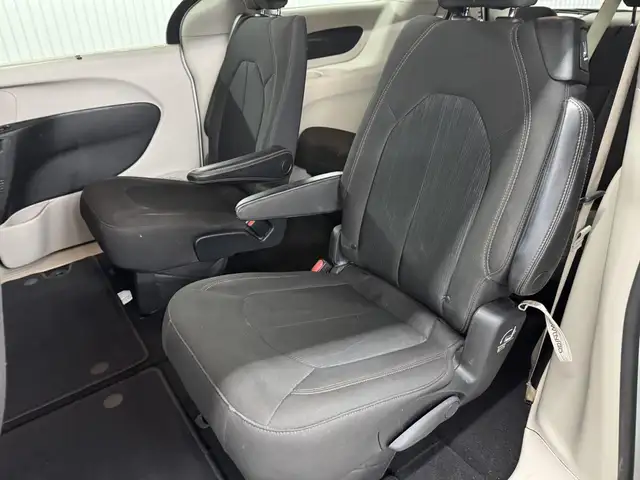 Chrysler Pacifica Touring 2020 à vendre - Photo 18