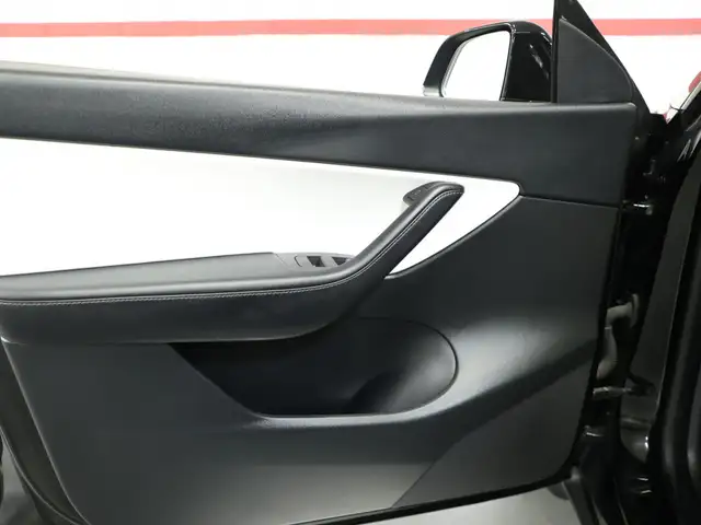 2022 Tesla Model Y Long Range No Accident White interior Dual Mo - Photo 11