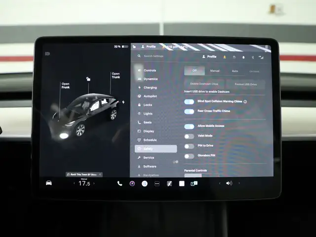 2022 Tesla Model Y Long Range No Accident White interior Dual Mo - Photo 16