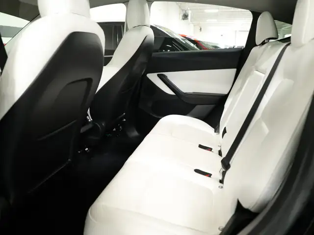 2022 Tesla Model Y Long Range No Accident White interior Dual Mo - Photo 26