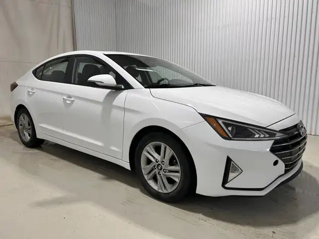 Hyundai Elantra Preferred avec ensemble Soleil et sécurité IVT 2 - Photo 5